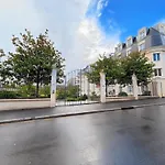 Calme Avec Balcon Prive & Vue Sur *