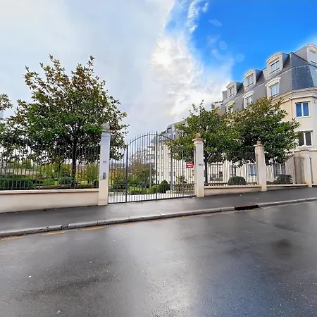 Calme Avec Balcon Prive & Vue Sur Appartement *