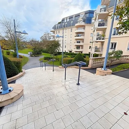 Calme Avec Balcon Prive & Vue Sur