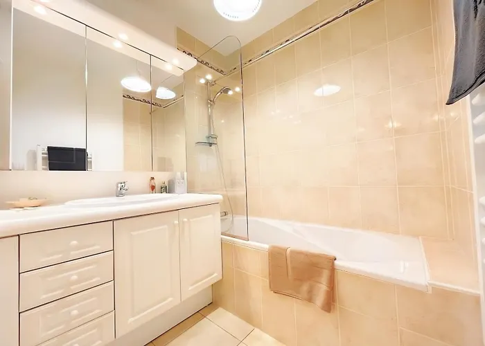 Calme Avec Balcon Prive & Vue Sur Daire Caen