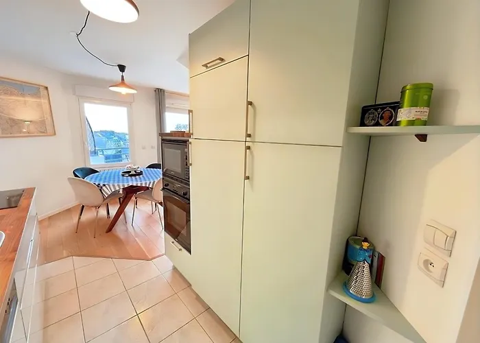 Daire Calme Avec Balcon Prive & Vue Sur *