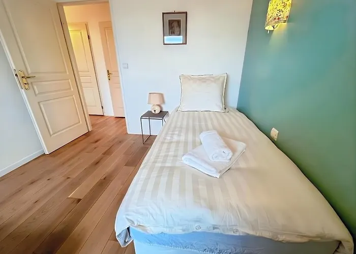 Daire Calme Avec Balcon Prive & Vue Sur