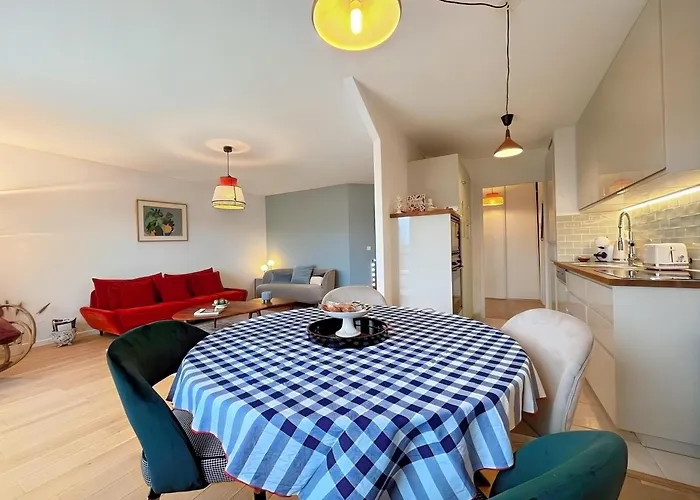 Daire Calme Avec Balcon Prive & Vue Sur